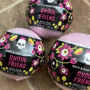 Ghoul friend bath fizzy